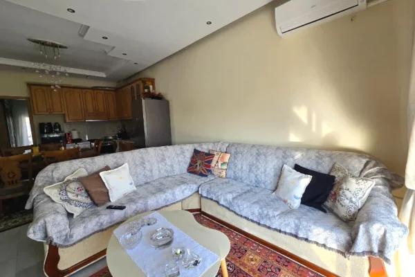 Jepet apartament 2+1+2 me qira tek Kodra e Priftit ! 500 lek!43