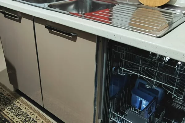 Jepet apartament 1+1 me qira tek Fresku , prane Bar Deus .Cmimi ne leke 1222