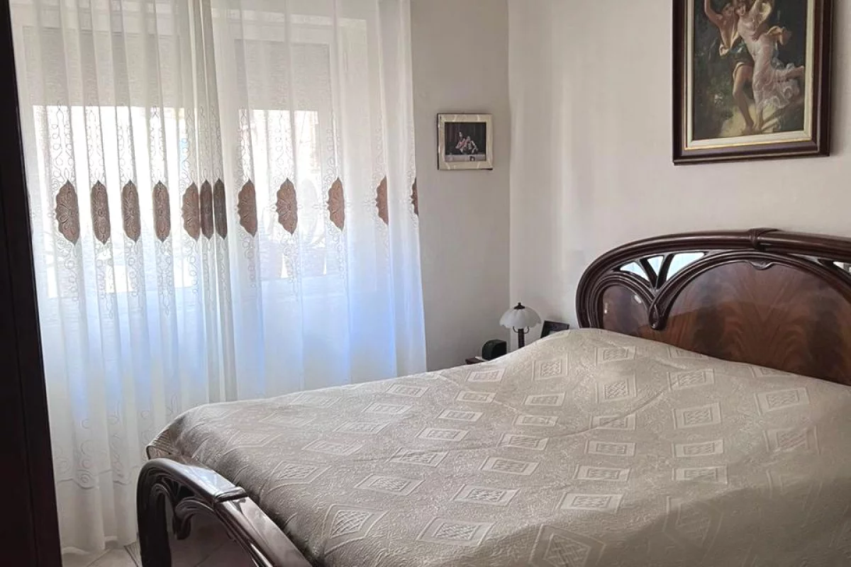 Shtepi me qera Apartament ne Tirane, 3+1, Mobilimi E mobiluar, Pagesa 850  Euro.
