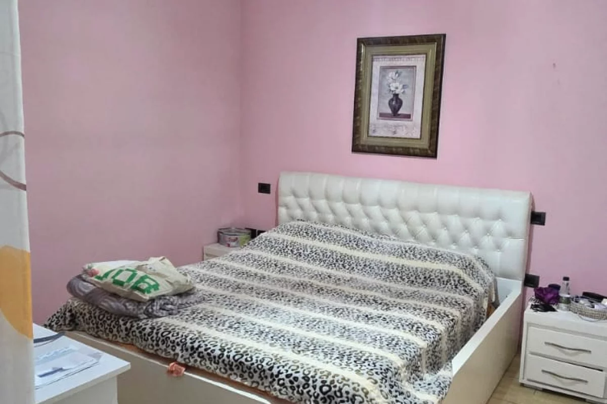 Shtepi me qera Apartament ne Tirane, 2+1, Mobilimi E mobiluar, Pagesa 650  Euro.