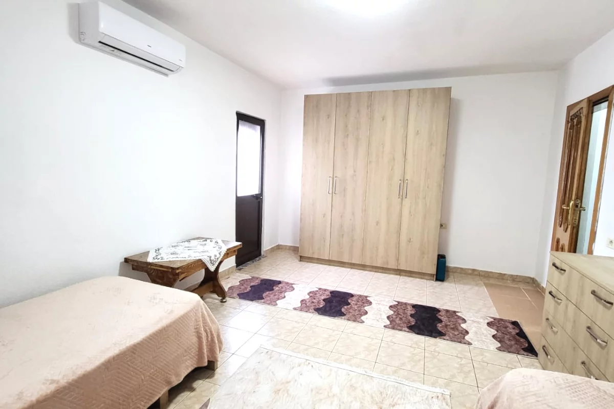 Shtepi me qera Apartament ne Tirane, 2+1, Mobilimi E mobiluar, Pagesa 650  Euro.