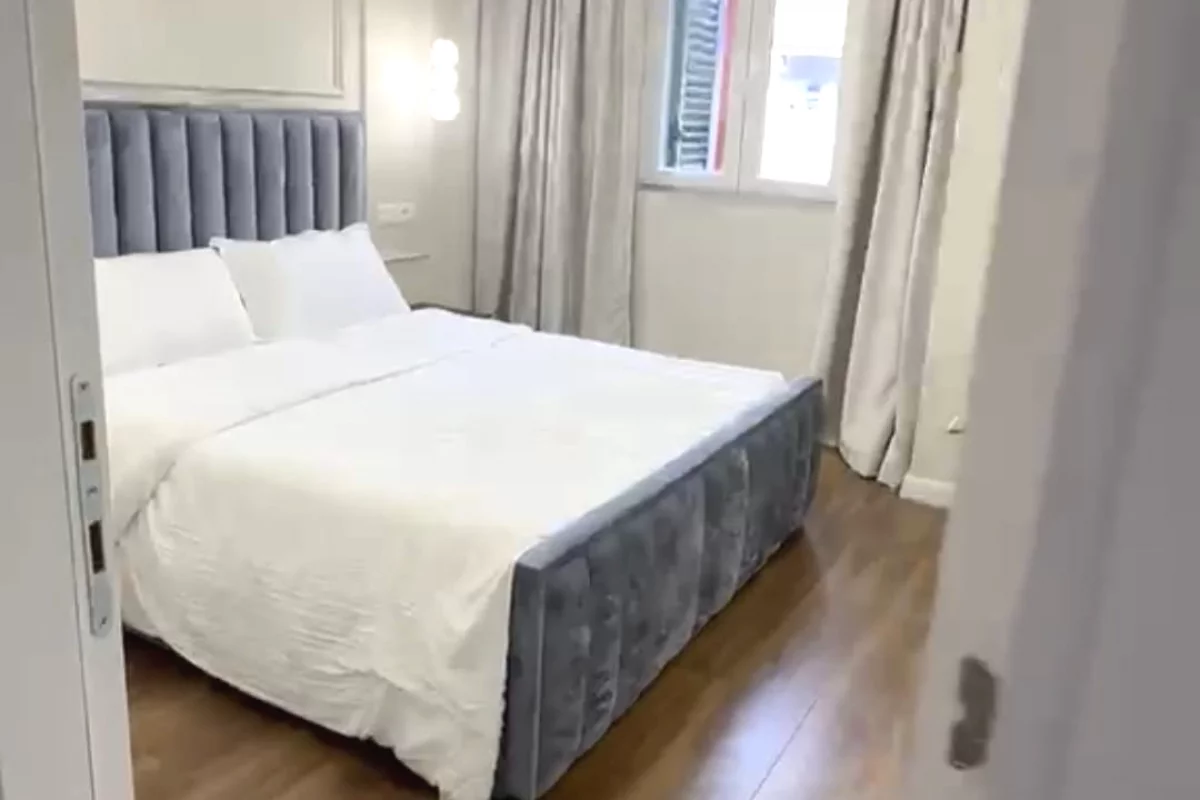 Shtepi ne shitje Apartament ne Tirane, 1+1, Mobilimi E mobiluar, Pagesa 199,000  Euro.