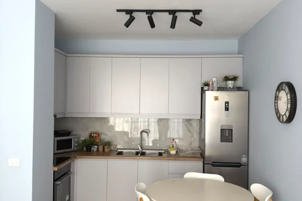 Shtepi me qera 2+1 ne Tirane - 750 Euro