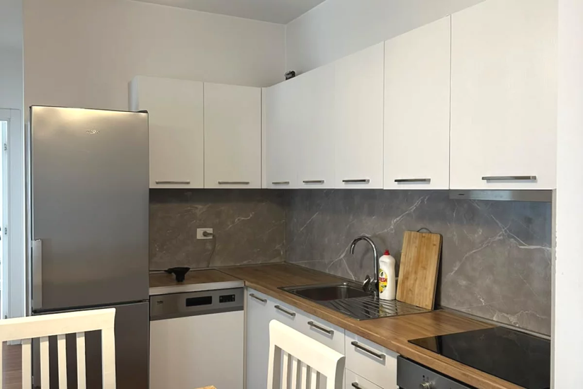 Shtepi me qera Apartament ne Tirane, 2+1, Mobilimi E mobiluar, Pagesa 900  Euro.