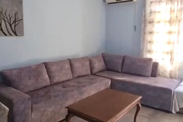 Jepet apartament 1+1 me qira ne Laprake , prane Spitalit Ushtarak , ish Dogana , Rruga Don Bosko .  