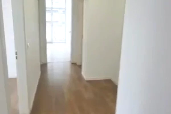 Shitet apartament 3+1+2 tek Kompleksi Kika 2 , Komuna e Parisit .