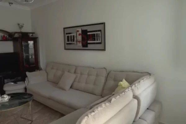 Shtepi me qera 2+1 ne Tirane - 500 Euro