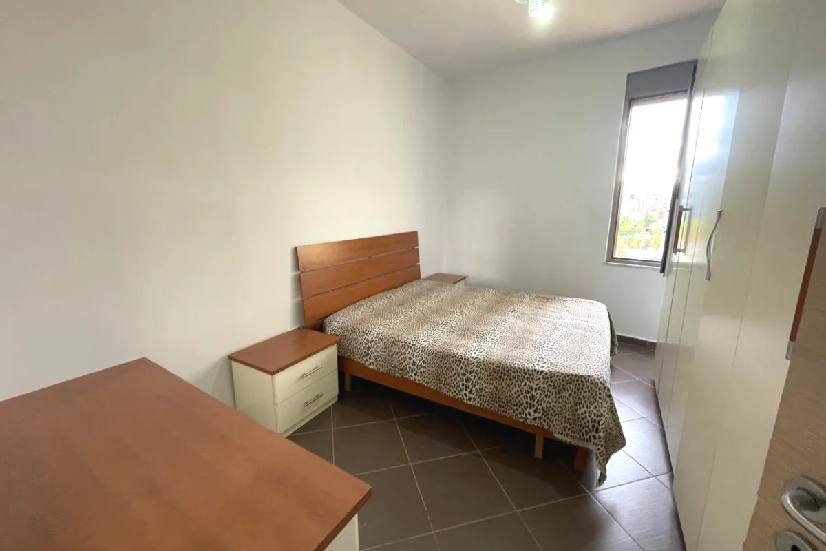 Shtepi me qera Apartament ne Tirane, 3+1, Mobilimi E mobiluar, Pagesa 700  Euro.