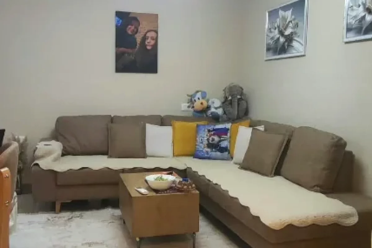 Shtepi ne shitje Apartament ne Tirane, 2+1, Mobilimi E mobiluar, Pagesa 153,000  Euro.