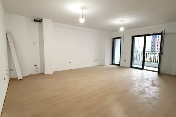 Ambient biznesi me qera 3+1 ne Tirane - 800 Euro