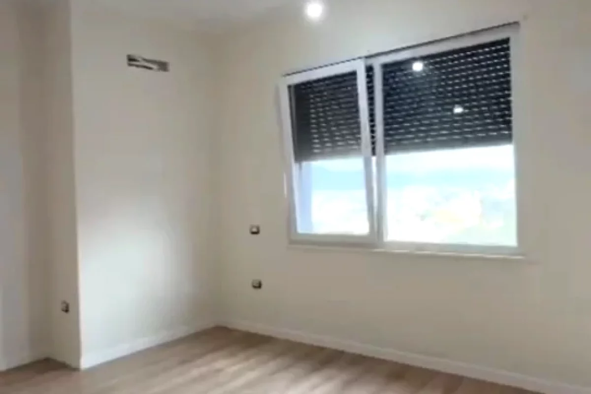 Shtepi ne shitje Apartament ne Tirane, 1+1, Mobilimi Bosh, pa mobiluar, Pagesa 120,000  Euro.