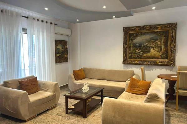 Shtepi me qera 2+1 ne Tirane - 800 Euro