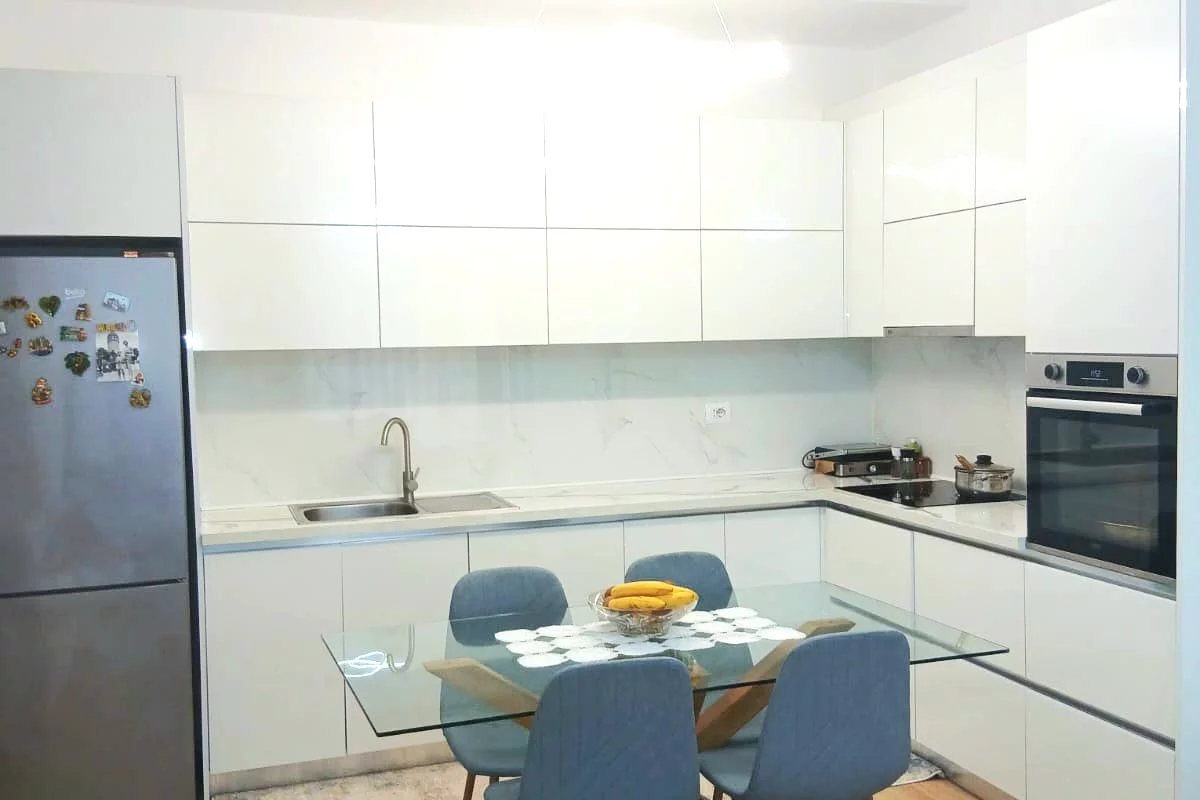 Shtepi me qera Apartament ne Tirane, 2+1, Mobilimi E mobiluar, Pagesa 650  Euro.