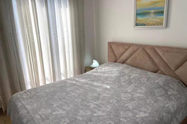 Shtepi me qera 2+1 ne Tirane - 650 Euro