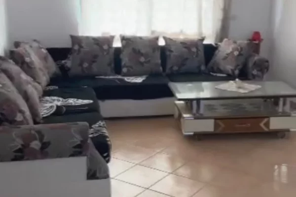 Shtepi me qera 2+1 ne Tirane - 700 Euro