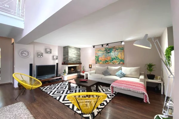 Shtepi me qera 3+1 ne Tirane - 2,500 Euro