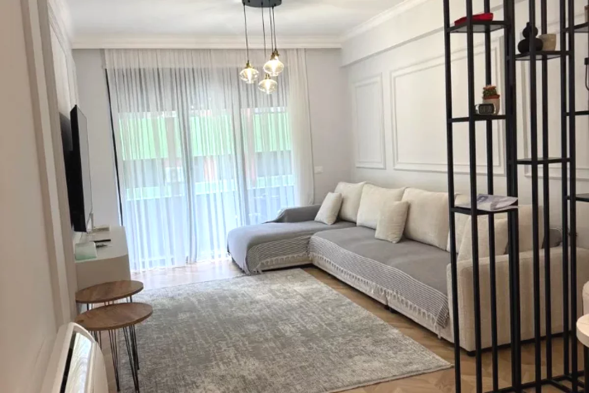 Shtepi ne shitje Apartament ne Tirane, 3+1, Mobilimi E mobiluar, Pagesa 350,000  Euro.