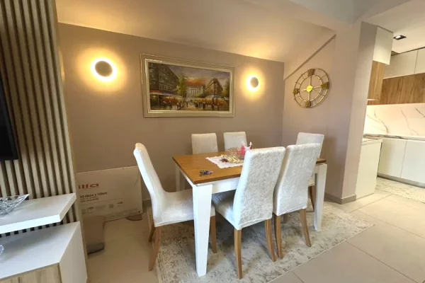 Shtepi me qera 2+1 ne Tirane - 650 Euro