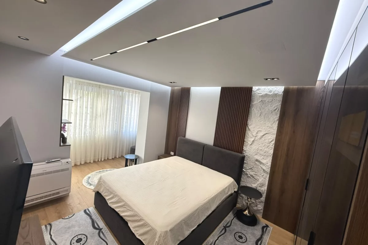 Shtepi me qera Apartament ne Tirane, 2+1, Mobilimi E mobiluar, Pagesa 1,200  Euro.