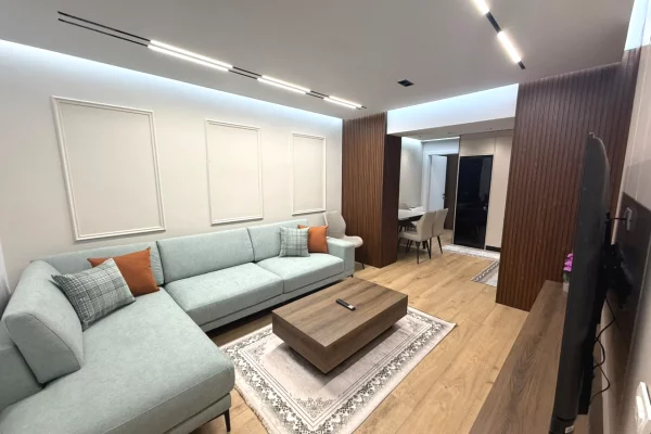 Shtepi me qera 2+1 ne Tirane - 1,200 Euro