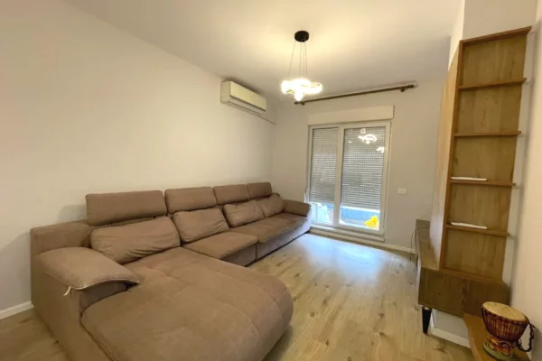 Shtepi me qera 2+1 ne Tirane - 800 Euro
