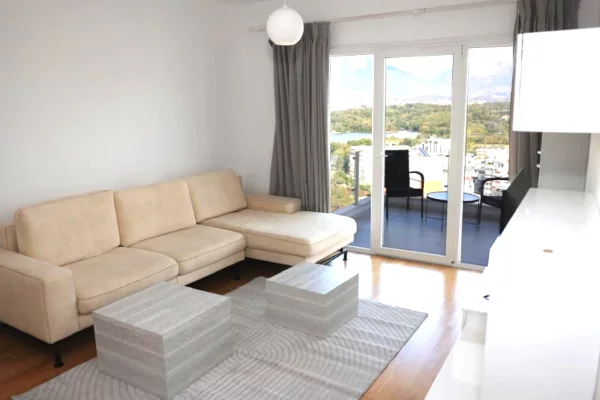 Shtepi me qera 2+1 ne Tirane - 700 Euro