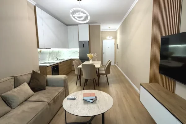 Shtepi me qera 2+1 ne Tirane - 1,200 Euro