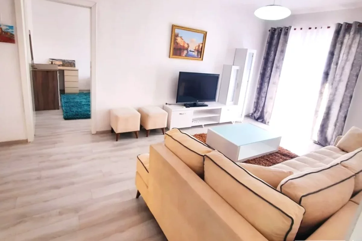 Shtepi me qera Apartament ne Tirane, 2+1, Mobilimi E mobiluar, Pagesa 1,000  Euro.