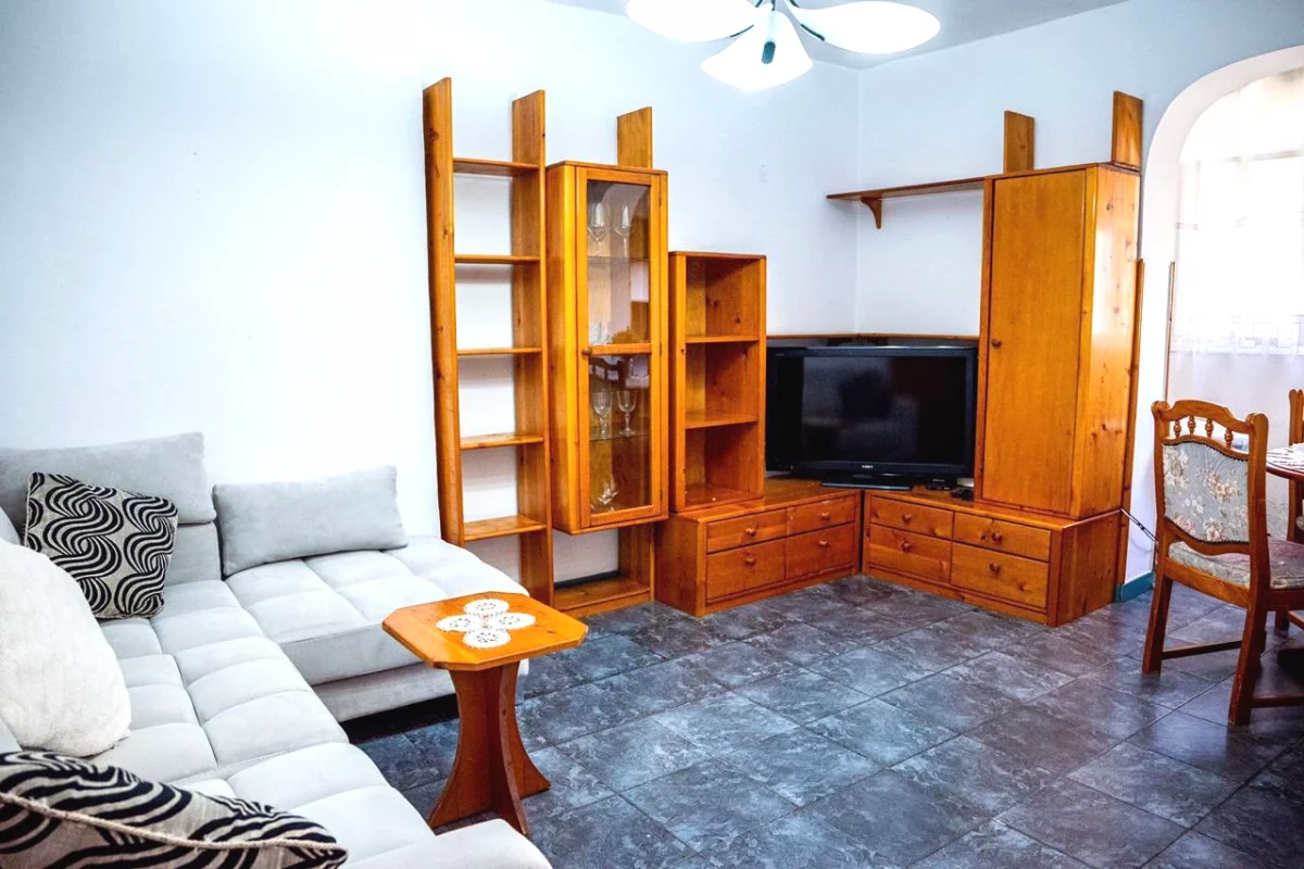 Shtepi me qera Apartament ne Tirane, 2+1, Mobilimi E mobiluar, Pagesa 600  Euro.