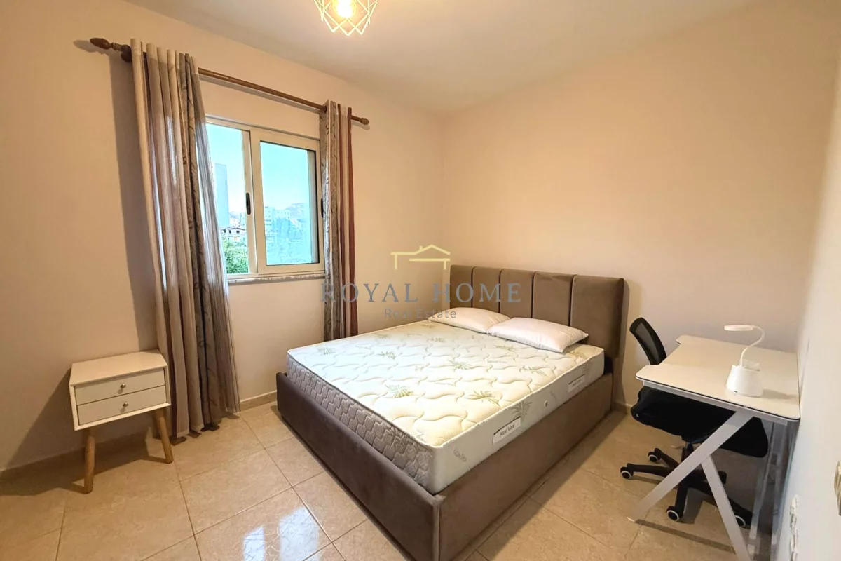 Shtepi me qera Apartament ne Tirane, 2+1, Mobilimi E mobiluar, Pagesa 750  Euro.