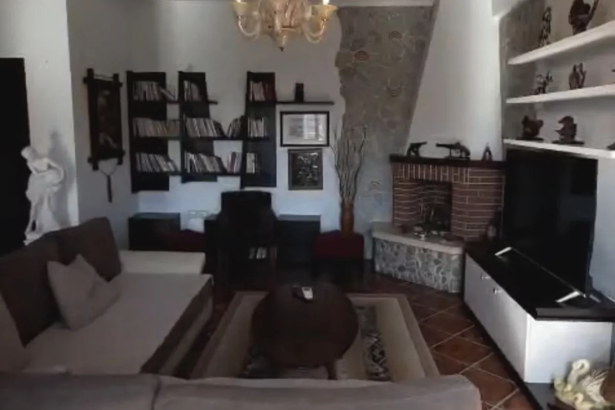 Shtepi me qera Apartament ne Tirane, 2+1, Mobilimi E mobiluar, Pagesa 500  Euro.
