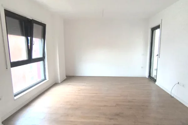 Shitet apartament 2+1+2 tek Rezidenca G8 , Komuna e Parisit .