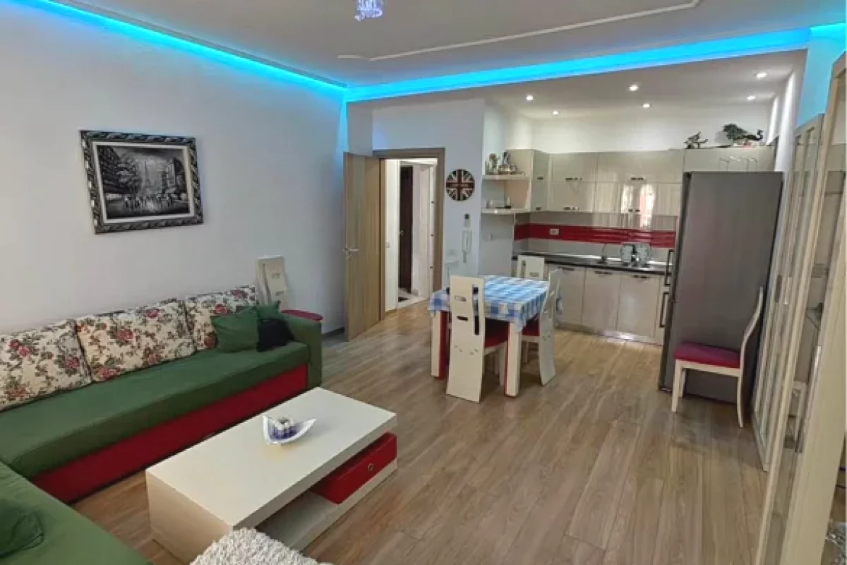 Shtepi ne shitje Apartament ne Tirane, 2+1, Mobilimi E mobiluar, Pagesa 170,000  Euro.