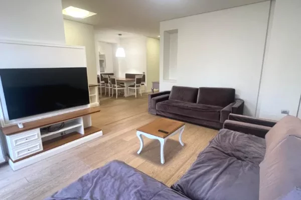 Jepet apartament 2+1+2 me qira tek Sheshi Willson , Stadiumi Dinamo. 