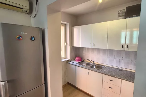 Jepet apartament 3+1 me qira tek Rruga Myslym Shyri .