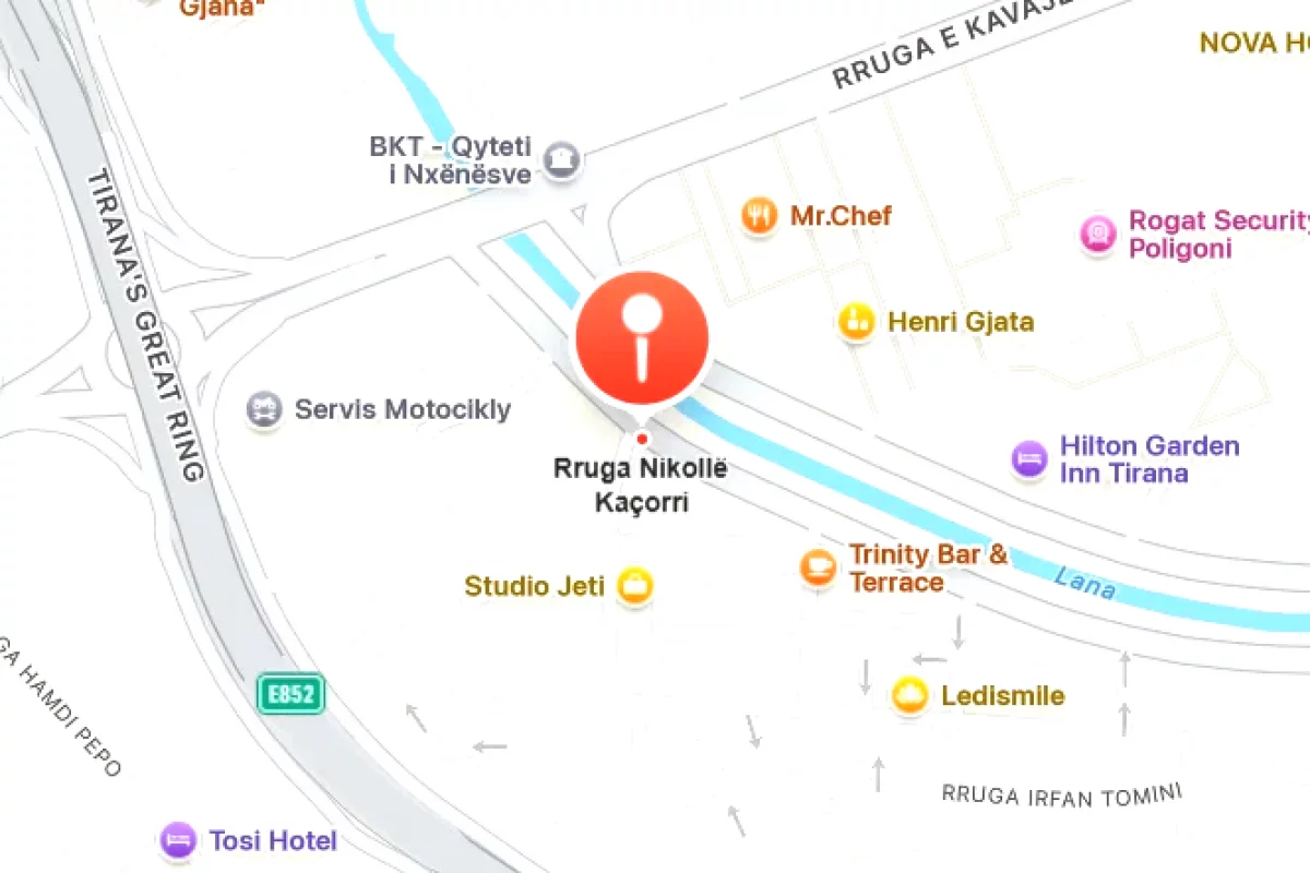 Shitet garazhd , post parkimi perballe ures tek Kompleksi Delijorgji , Pallati me Shigjeta .