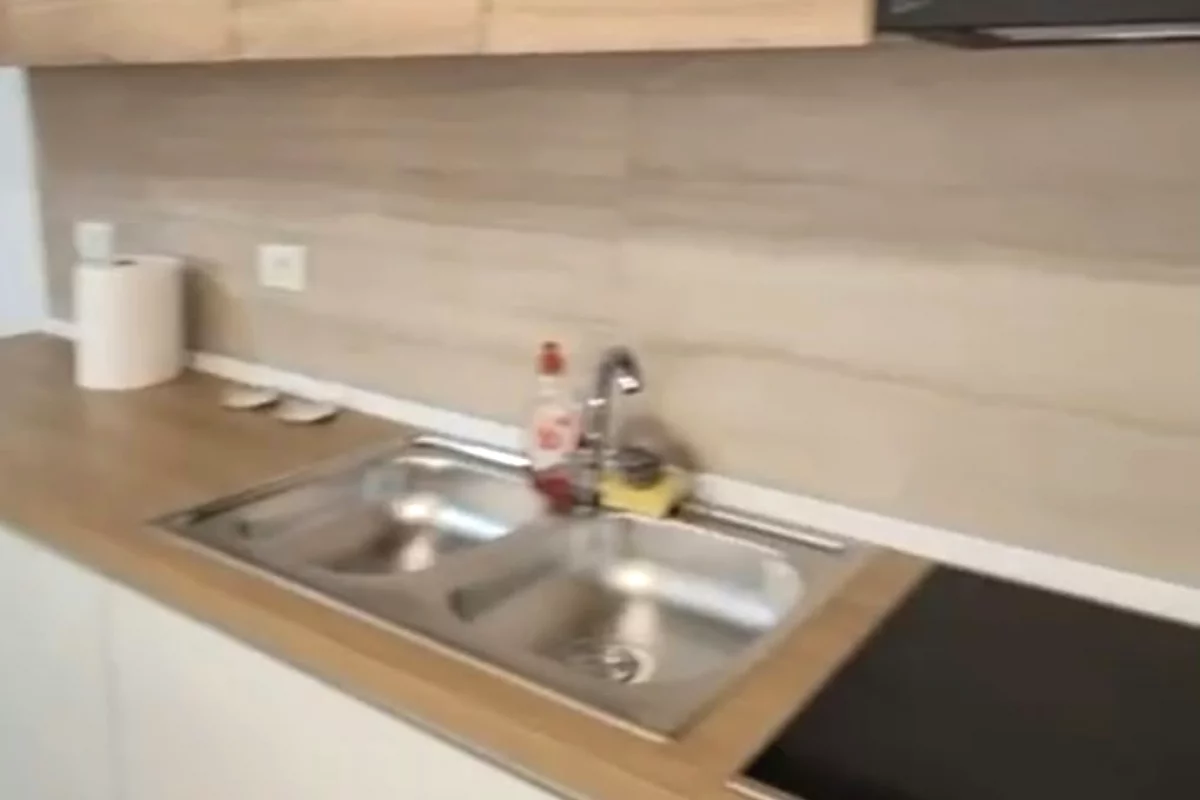Shtepi me qera Apartament ne Tirane, 2+1, Mobilimi E mobiluar, Pagesa 650  Euro.