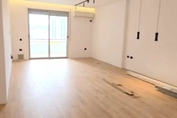 Shtepi ne shitje 2+1 ne Tirane - 160,000 Euro
