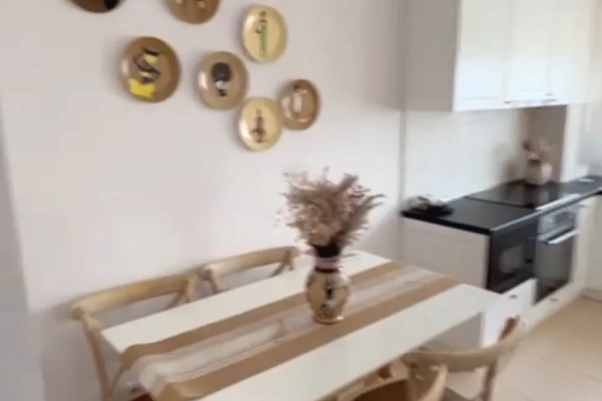 Shtepi me qera Apartament ne Tirane, 2+1, Mobilimi E mobiluar, Pagesa 700  Euro.