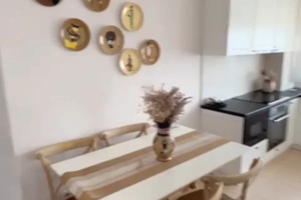 Shtepi me qera 2+1 ne Tirane - 700 Euro