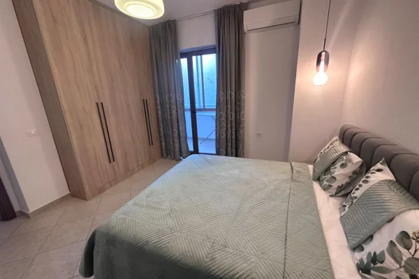 Jepet apartament 2+1 me qira tek Bulevardi Zogu i pare , ish Stacioni i Trenit , Bulevardi i Ri .  