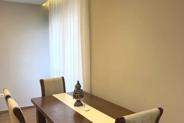 Shtepi me qera 3+1 ne Tirane - 800 Euro
