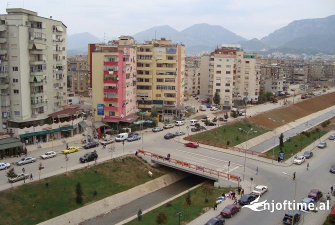 Qera, Ambient Biznesi, Ali Demi, Tiranë.