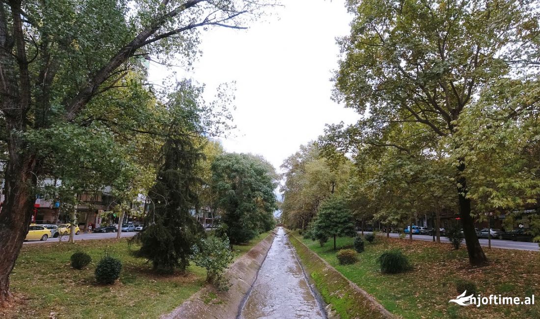 Shitet, Ambient Biznesi, Bulevardi Bajram Curri, Tirane.