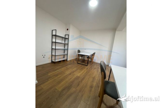 Ambiente Commerciale in Affitto 3+1 a Tirana - 850 Euro