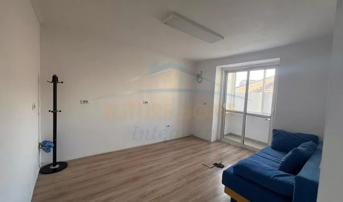 Qera, Apartament 2+1 per Zyra,+ Klinika Dentare Vasil Shanto, Tirane.