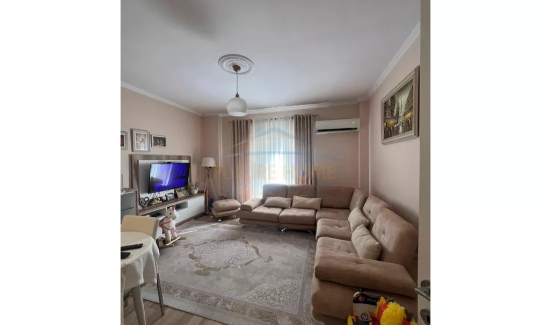 Shtepi ne shitje Apartament ne Tirane, 1+1, Mobilimi E mobiluar, Pagesa 105,000  Euro.