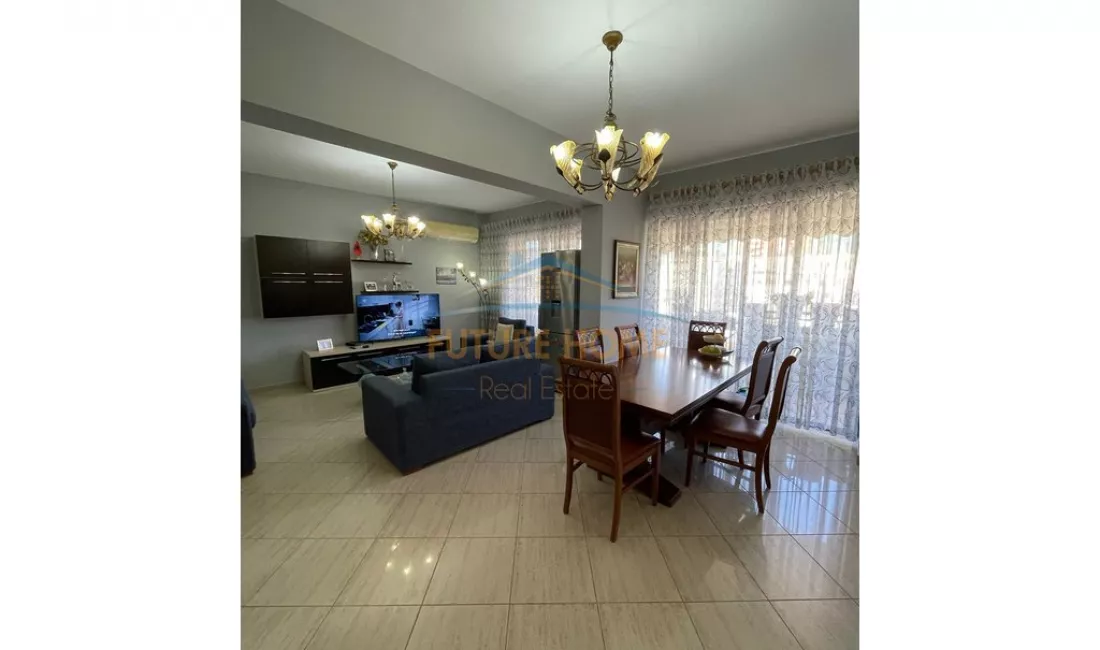 Shtepi ne shitje Apartament ne Tirane, 2+1, Mobilimi E mobiluar, Pagesa 82,000  Euro.