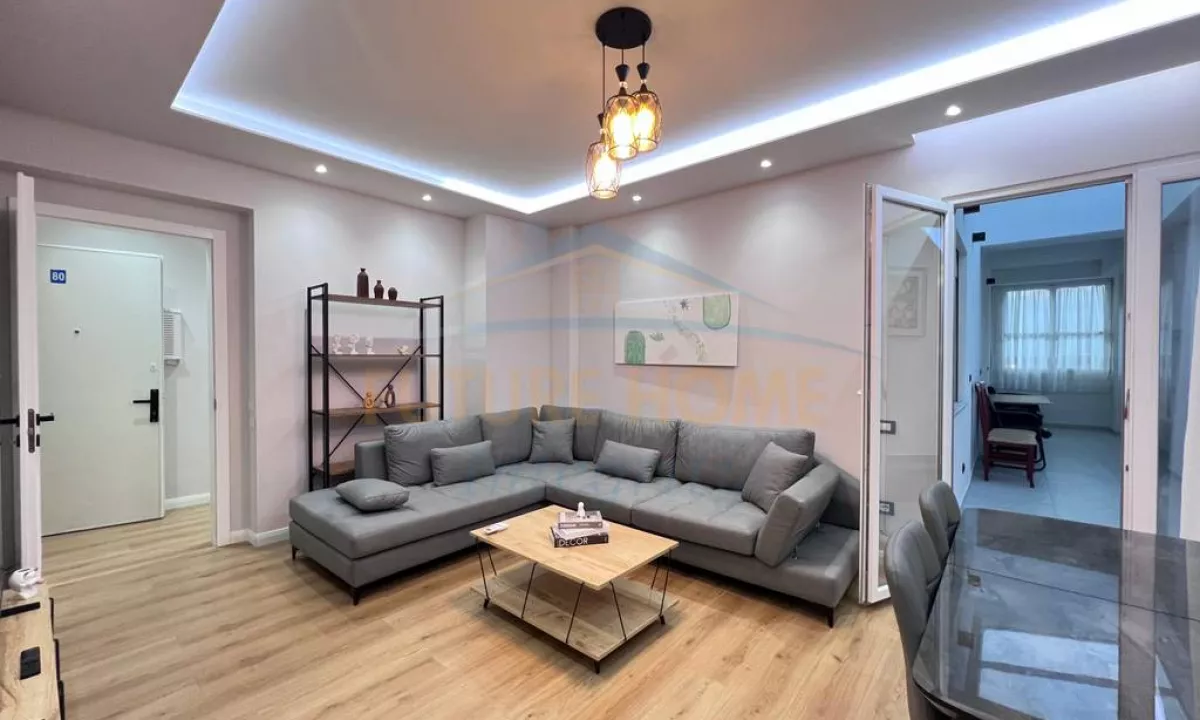 Shtepi ne shitje Apartament ne Tirane, 2+1, Mobilimi E mobiluar, Pagesa 258,000  Euro.