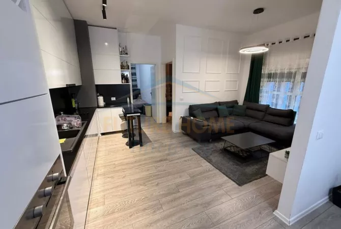 Shitet, Apartament 2+1, Kompleksi Mangalem, Tiranë.